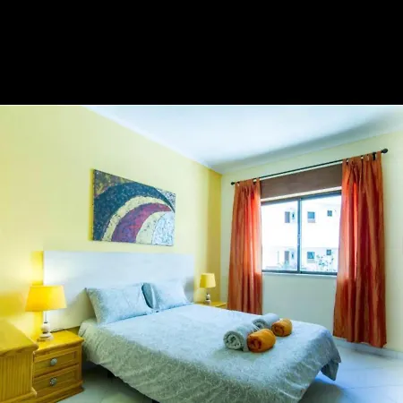 3 Min Walking To Peneco , + Pool + Wifi *