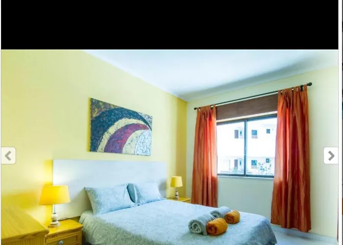 3 Min Walking To Peneco *