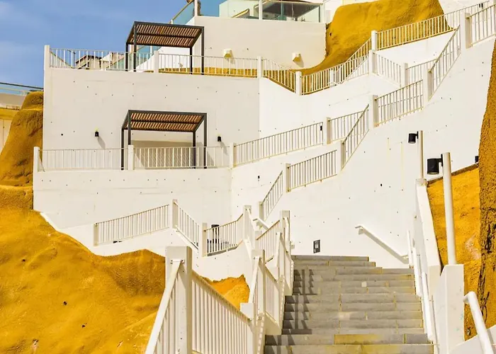 3 Min Walking To Peneco Apartment *