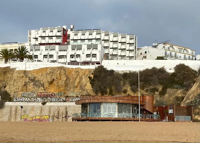 3 Min Walking To Peneco