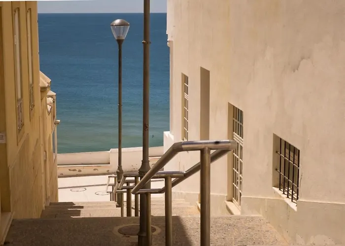 3 Min Walking To Peneco