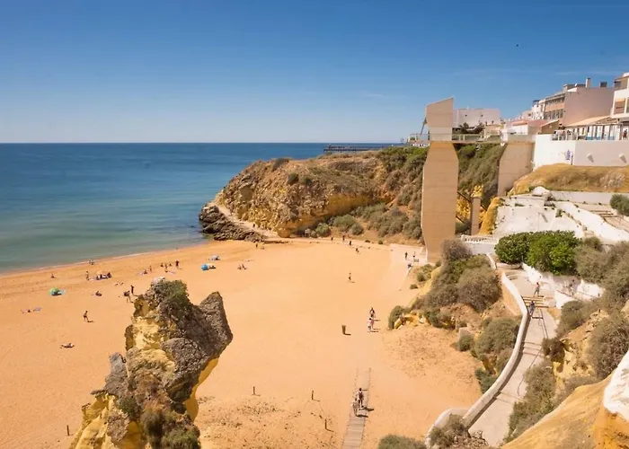 3 Min Walking To Peneco Apartment *