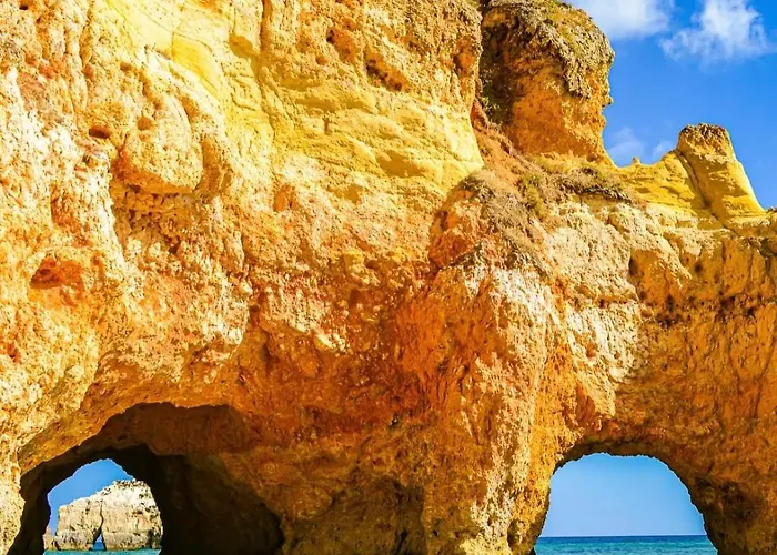 3 Min Walking To Peneco Apartment *