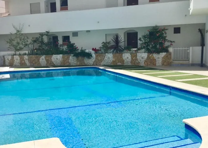 3 Min Walking To Peneco